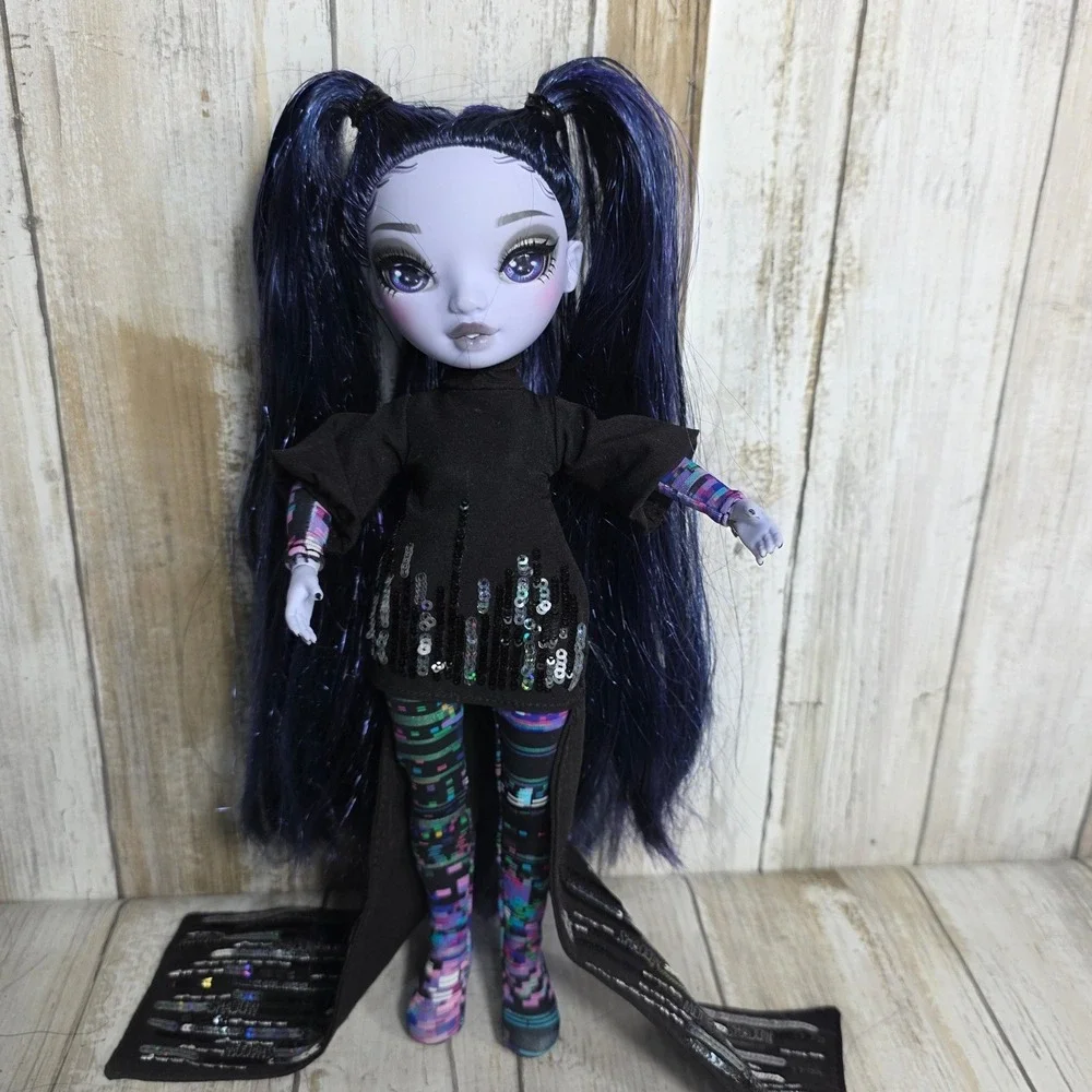 Shadow High Reina Glitch Crowne Fashion Doll Purple Hair MGA Entertainment